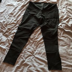 Aritzia thank-you health care heroes leggings